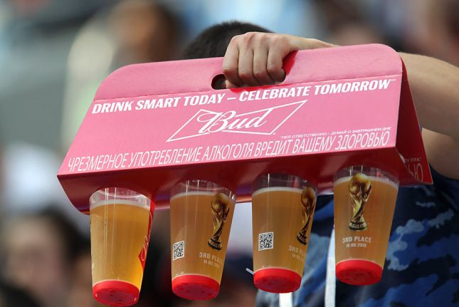 Госдума не поддержала законопроект о снятии запрета на продажу пива на стадионах