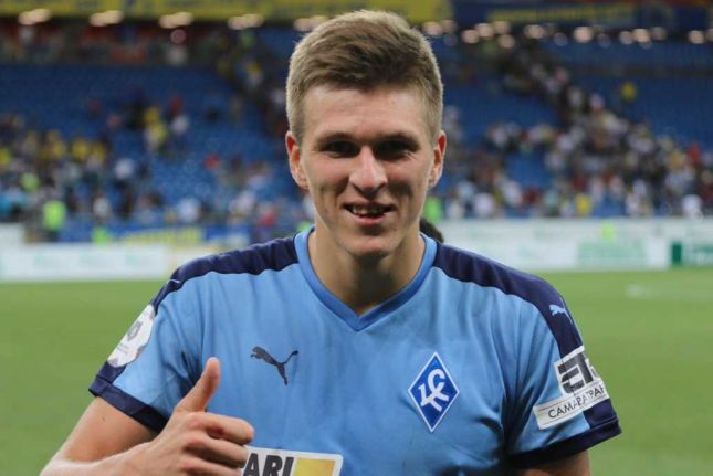 ФК Крылья Советов, Манчестер Юнайтед