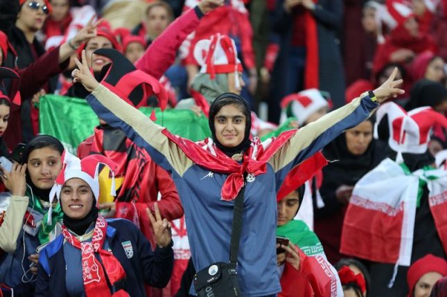 Женщинам в Иране впервые за 40 лет разрешат посмотреть футбол вживую