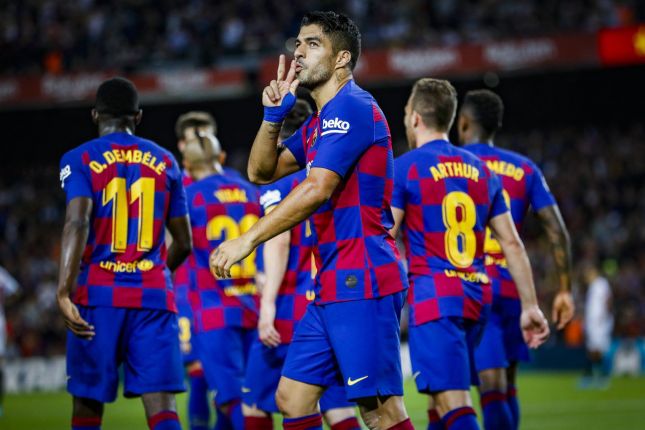 «Барселона» уничтожила «Севилью», Суарес забил через себя