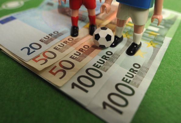УЕФА опубликовал топ-10 клубов с самыми высокими зарплатами