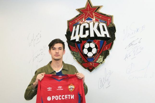 Официально: ЦСКА представил нового центрального защитника