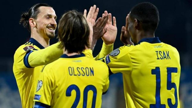 Златан помог Швеции разгромить Косово, Швейцария вымучила победу над Литвой