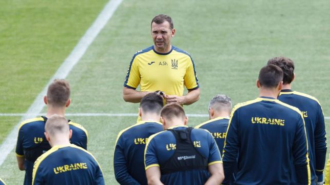 Шевченко положительно оценивает выступление сборной Украины на групповом этапе Евро