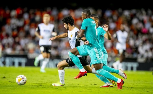 «Реал» вырвал победу у «Валенсии», забив два гола в концовке