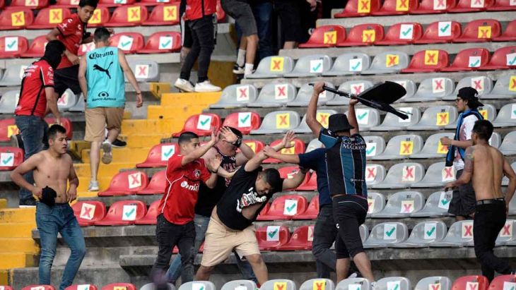 В Мексике все матчи тура перенесены из-за драки болельщиков на стадионе