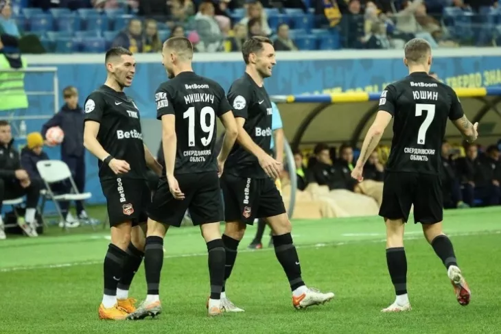 ФК Урал, ФК Ростов