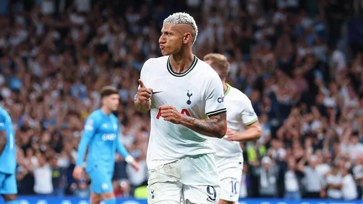 Тоттенхэм, Манчестер Юнайтед