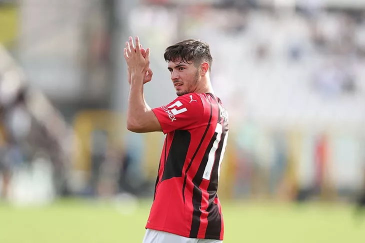 Манчестер Юнайтед, Милан