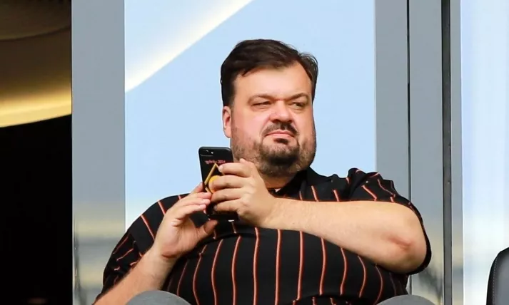 Василий Уткин, Пеле