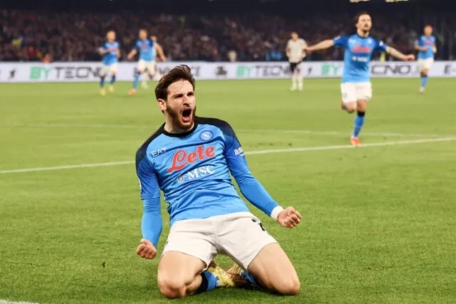 Наполи, Милан