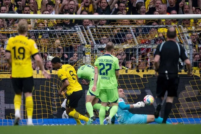 Боруссия Дортмунд, Вольфсбург