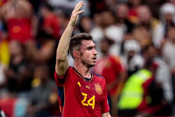 Вратарь сборной Испании признался, о чем подумал перед незабитым пенальти Ляпорта