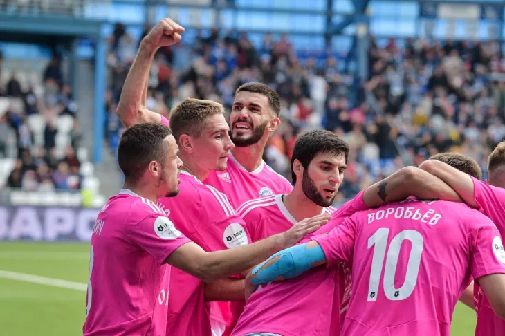 ФК Оренбург, ФК Зенит