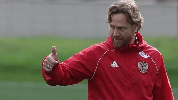 Сборная Камеруна, Валерий Карпин