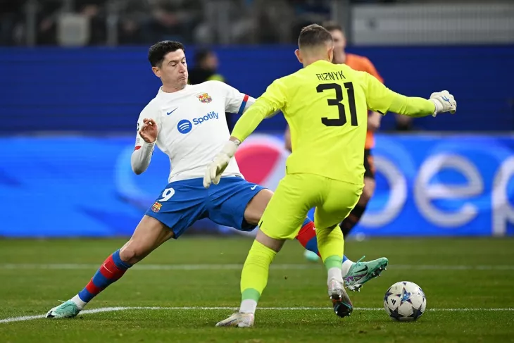 Барселона, Роберт Левандовски