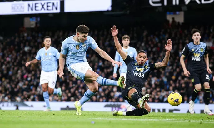 Манчестер Сити, Бёрнли