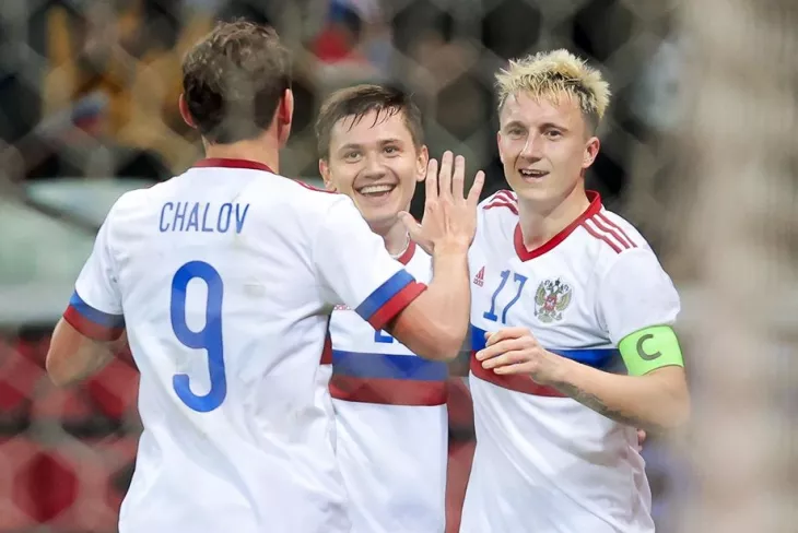 Александр Головин