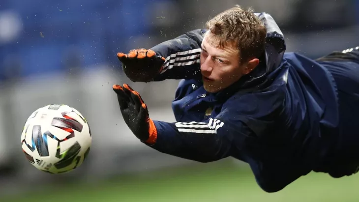 Матвей Сафонов, Валерий Карпин