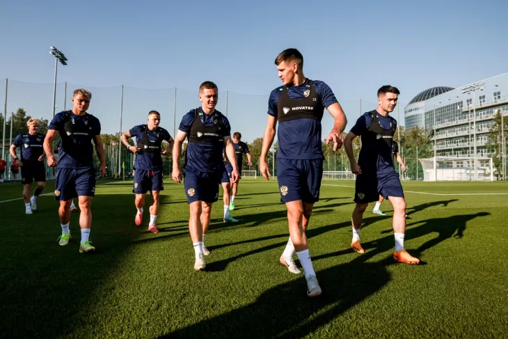 Валерий Карпин