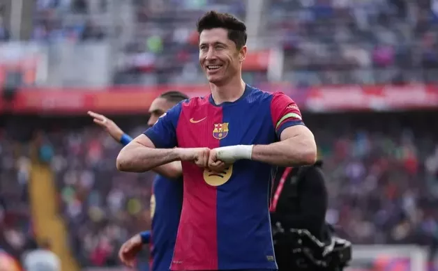 Барселона, Роберт Левандовски