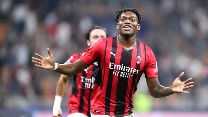 Милан, Рафаэл Леау