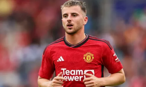 Манчестер Юнайтед, Астон Вилла