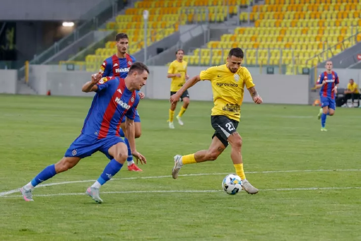 Александрия, Партизан