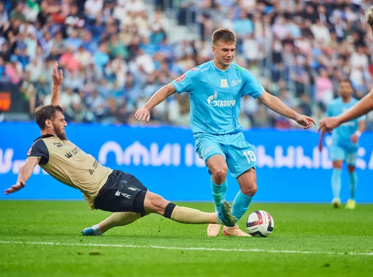 ФК Зенит, Роман Шаронов