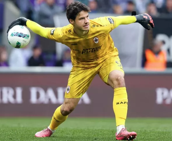 Манчестер Юнайтед, Антверпен