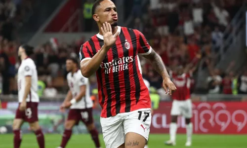 Милан, Лидс