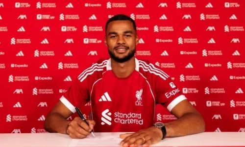 Ливерпуль, Коди Гакпо