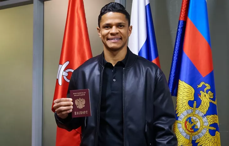 ФК Зенит, Дуглас Сантос