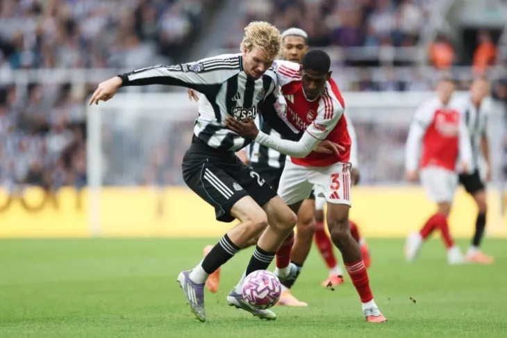 Ньюкасл, Арсенал