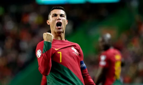 Сборная Португалии, Сборная Армении