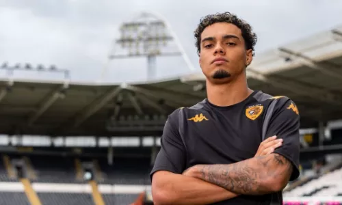 Халл Сити, Роналдиньо