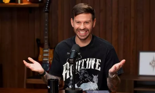 Фёдор Смолов, Ари