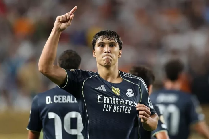 Комо, Реал Мадрид