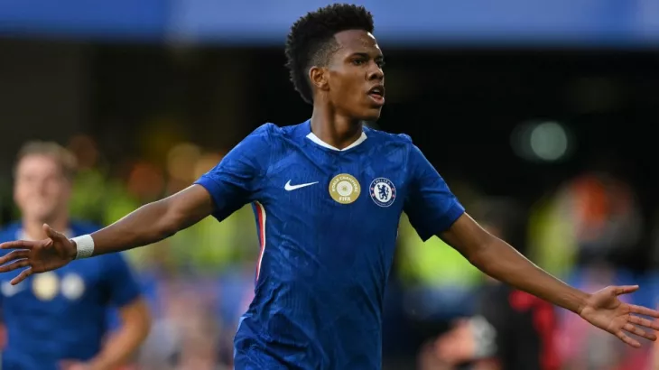 Челси, Эстевао