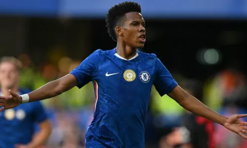 Челси, Эстевао