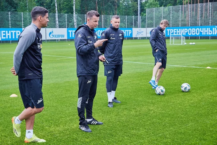 ФК Зенит, ФК Крылья Советов