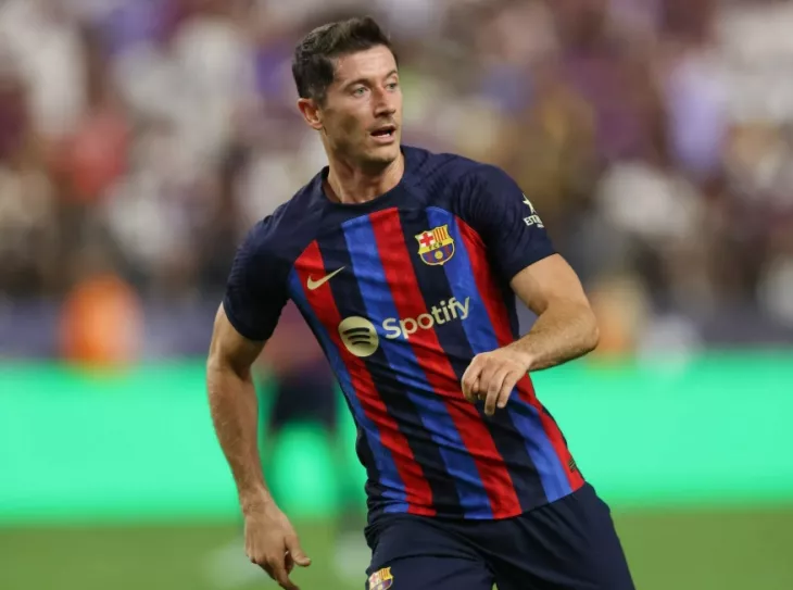 Барселона, Милан