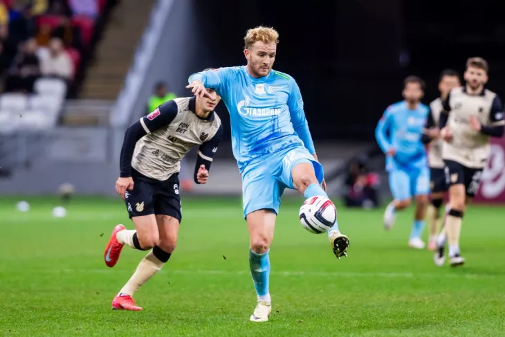 ФК Зенит, Ривер Плейт