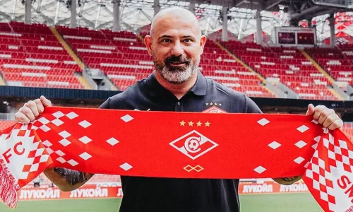 Илья Казаков, Деян Станкович