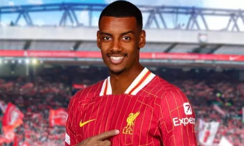 Ливерпуль, Александер Исак