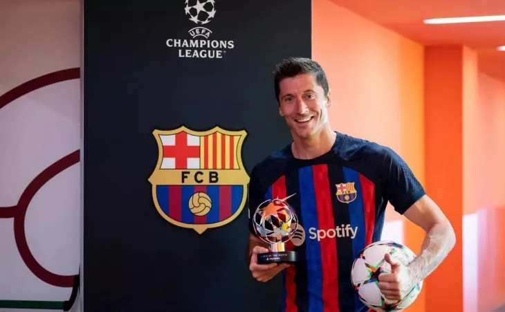 Барселона, Роберт Левандовски