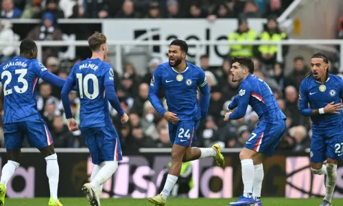 Челси, Ньюкасл