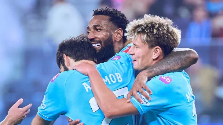 ФК Зенит, Крузейро