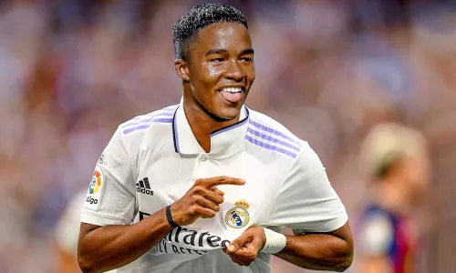 Реал Мадрид, Лион