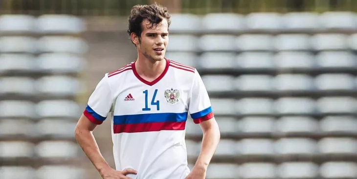 ФК Локомотив Москва, Артем Карпукас